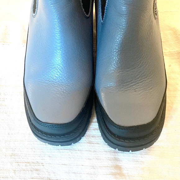 Intentionally Blank Momo platform lugged boots in Sky - Picture 4 of 9